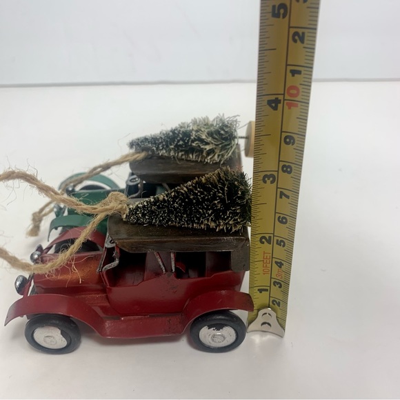 Set of old fashioned style cars ornaments. Red and green. - Picture 8 of 11